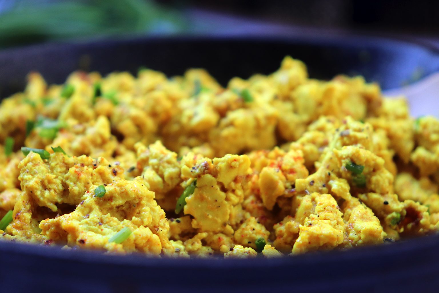 Quick vegan tofu scramble (scrambled eggs) recipe - Rudy's Riviera
